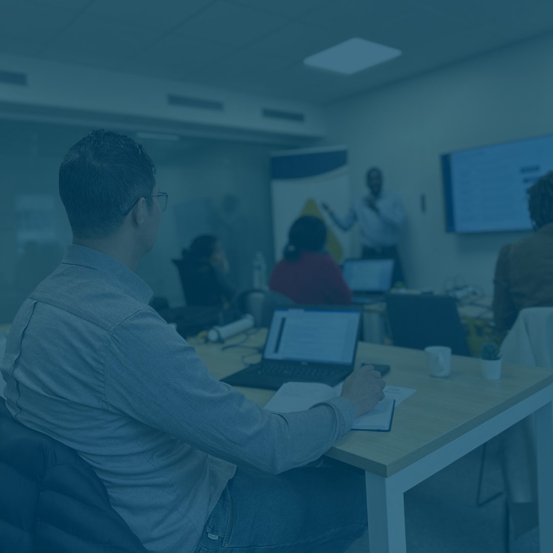 Investissez dans le capital humain ! Notre campus de formation met un fort accent sur la mise en pratique afin de nous assurer que les compétences acquises sont directement utilisables. Cela favorise une meilleure assimilation et une application directe dans leur travail quotidien.
